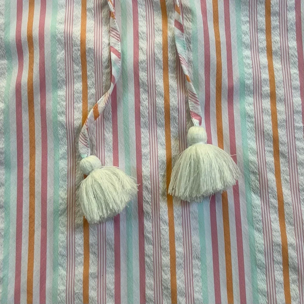 Vineyard Vines Performance Harbor Ruffle Popover Top with Tassels Size XL - Picture 3 of 6